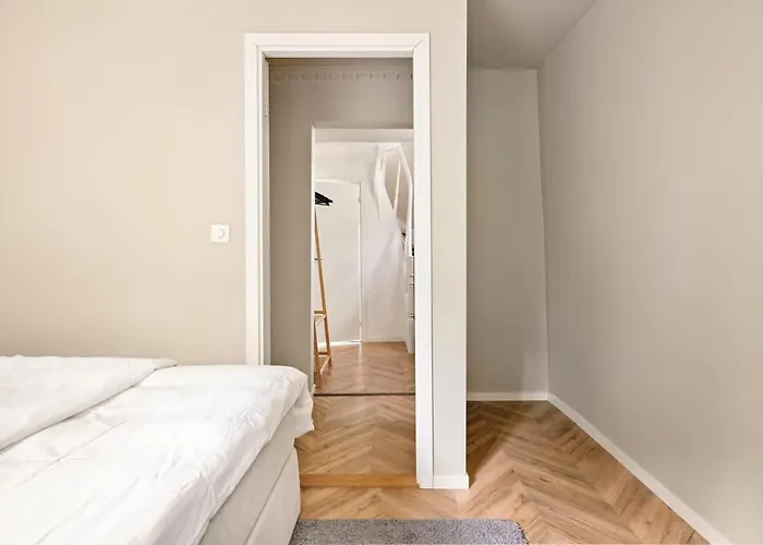 Rose I 1890 - 2024 Reno I 15 Min To Bryggen Holiday home