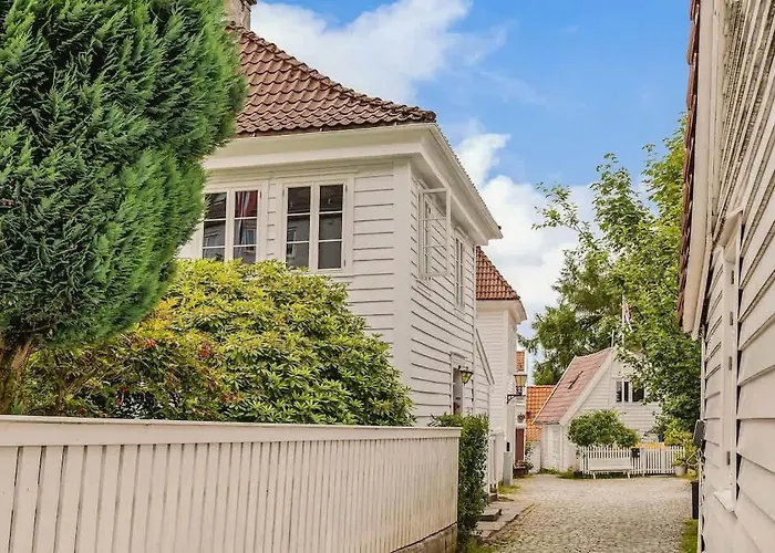 Rose I 1890 - 2024 Reno I 15 Min To Bryggen Holiday home *